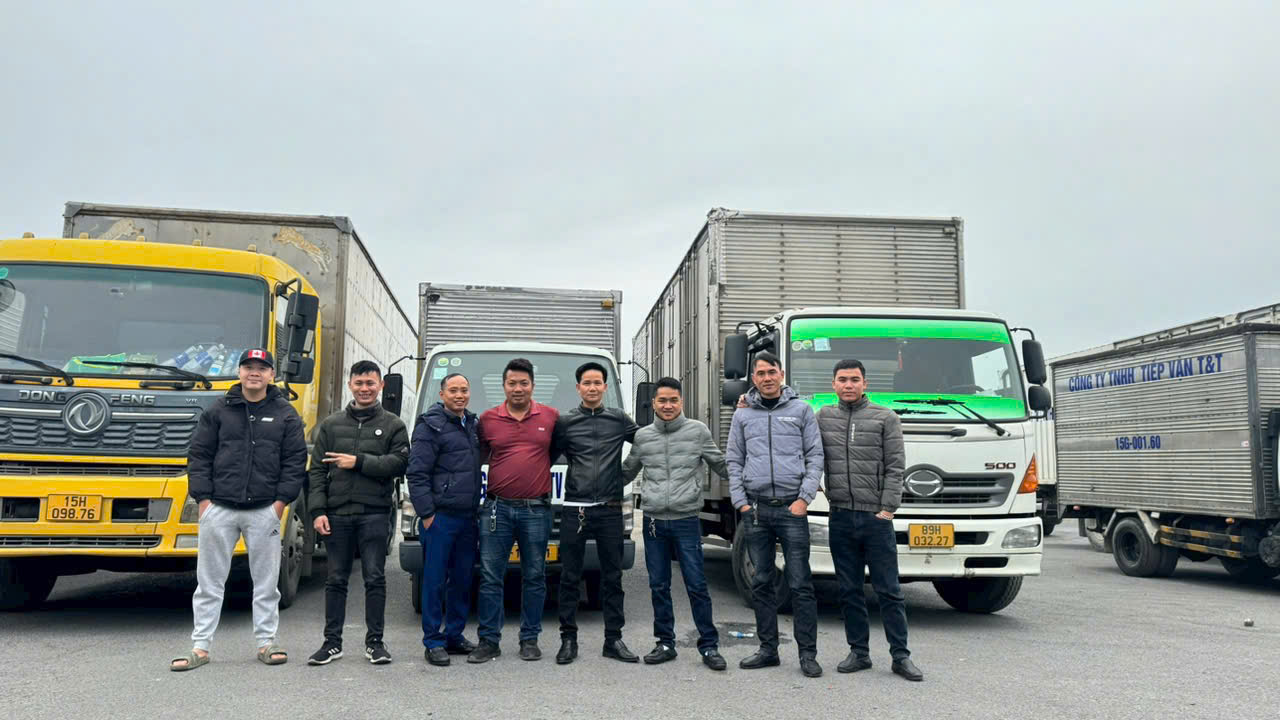 Đội xe Tiếp Vận T&T